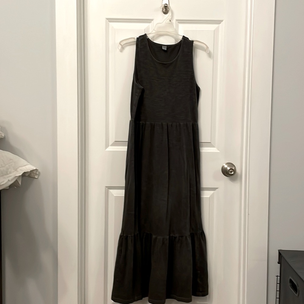 Old Navy maxi dress in dark gray.
